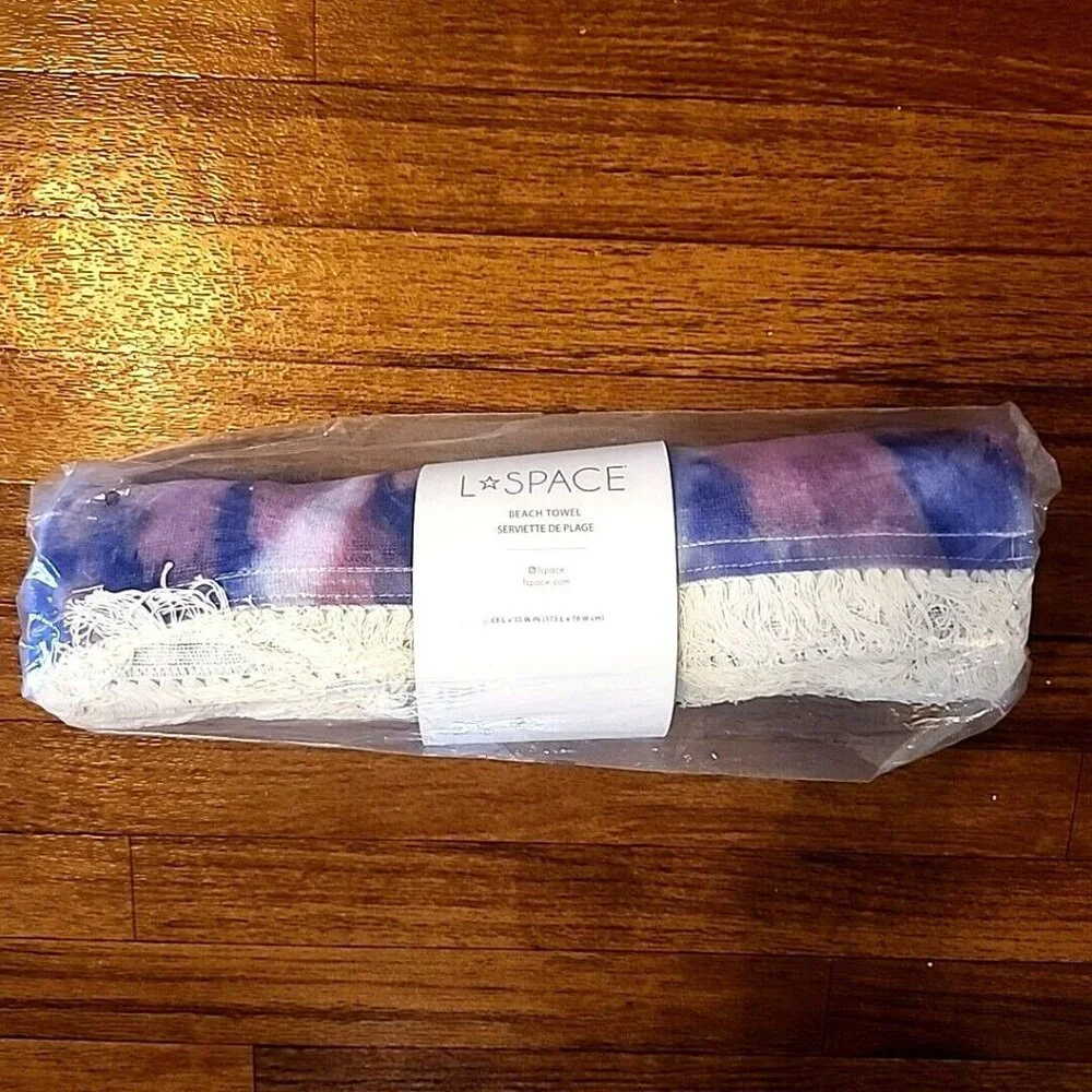 L Space Tie Dye Beach Towel Fringed Brand NEW in Package FabFitFun 68